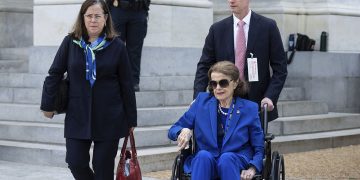 The Pelosi daughter at Dianne Feinstein’s side